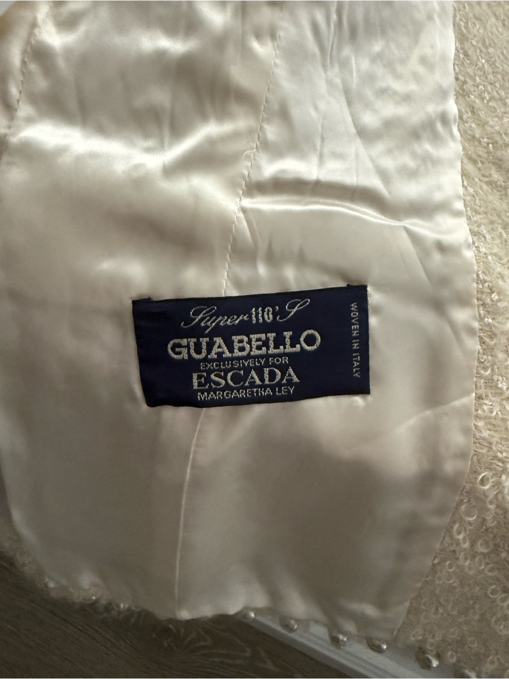 Vintage ESCADA tweed jacket with pearl detailing - Picture 4 of 6